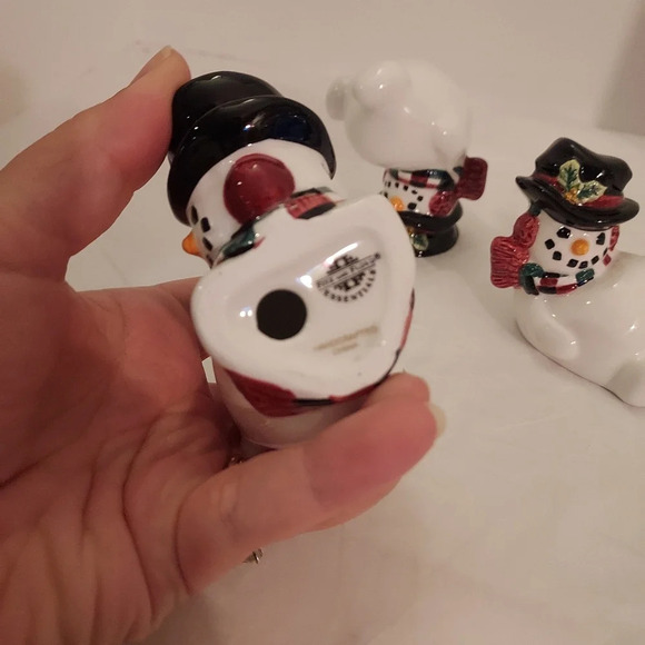 Fitz and Floyd Essentials Set of Three Christmas Tumbling Snowman Figurines - Picture 4 of 11
